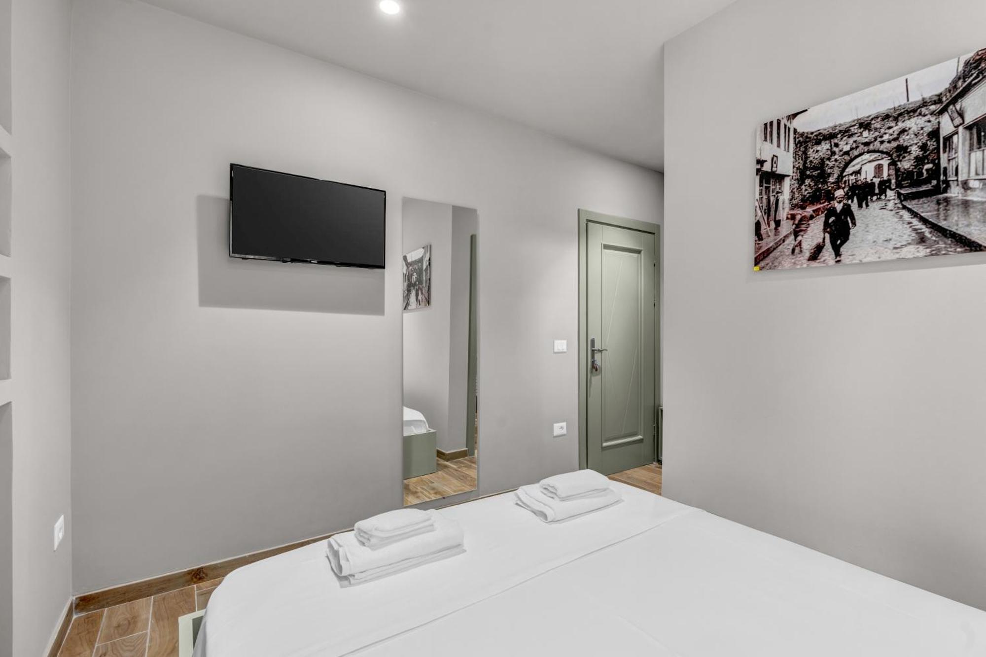 Villa Zoi A Stay To Remember I Located Inside The Castle Of Elbasan, On A Historic Roman Road Via Egnatia I Homemade Breakfast Exterior foto