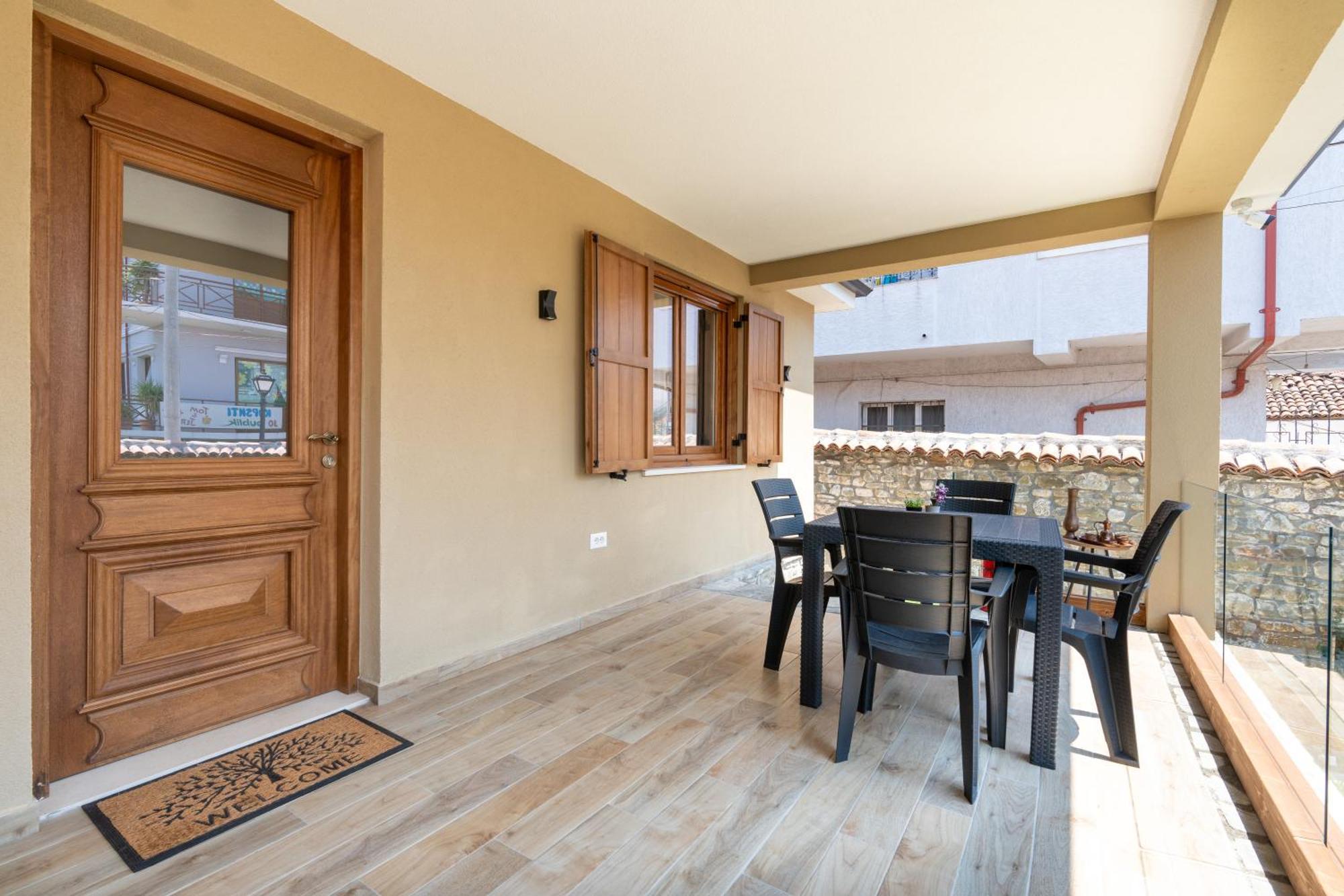 Villa Zoi A Stay To Remember I Located Inside The Castle Of Elbasan, On A Historic Roman Road Via Egnatia I Homemade Breakfast Exterior foto